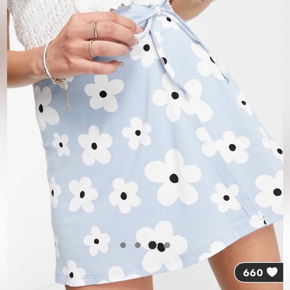 ASOS skort with 60s flowers - Picture 4 of 5